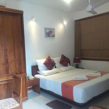 De Mansion Hotels Katugastota Luaran gambar