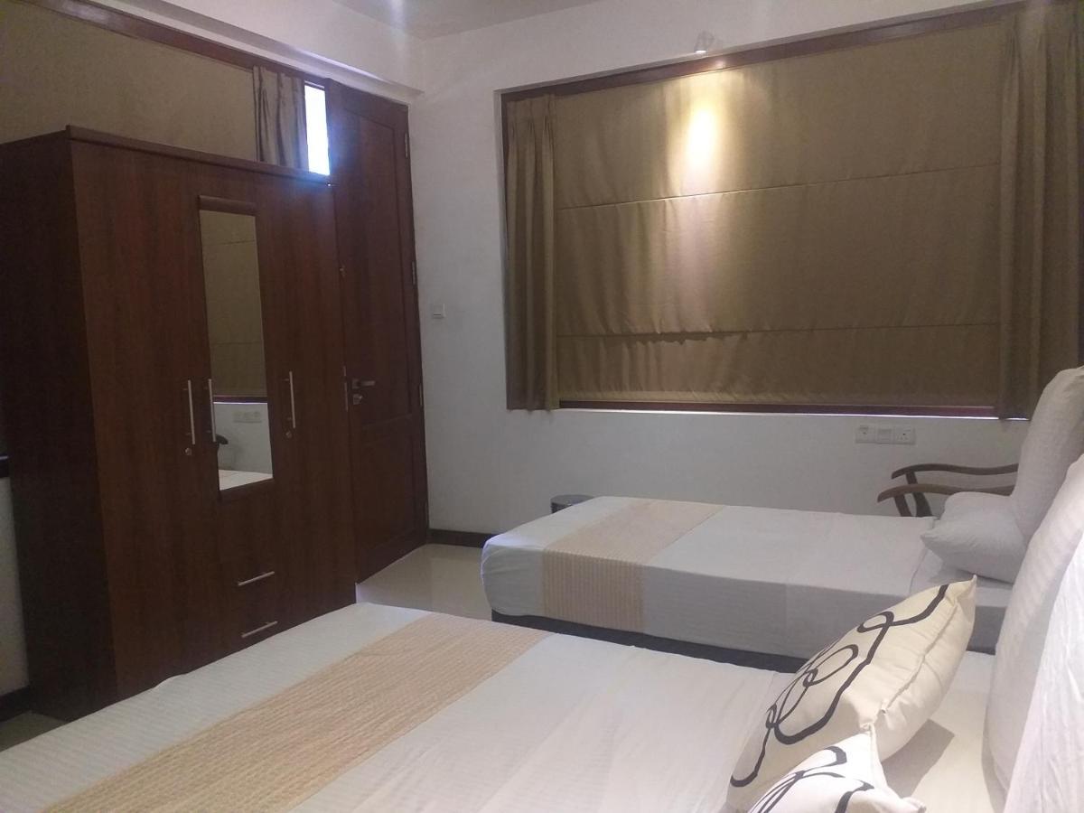 De Mansion Hotels Katugastota Luaran gambar