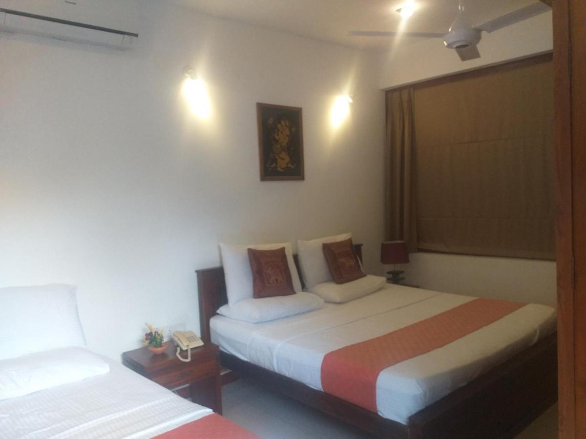 De Mansion Hotels Katugastota Luaran gambar
