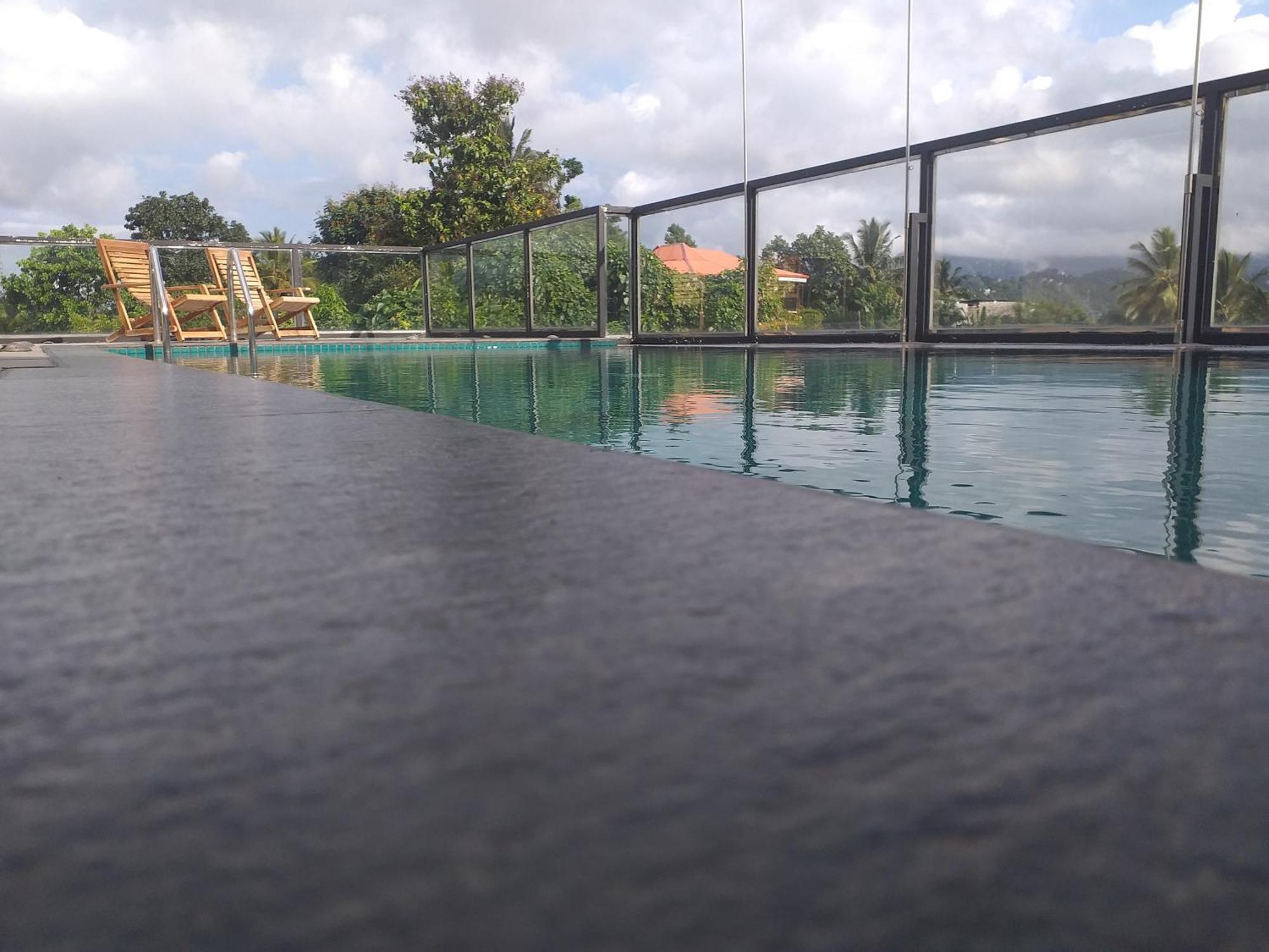 De Mansion Hotels Katugastota Luaran gambar